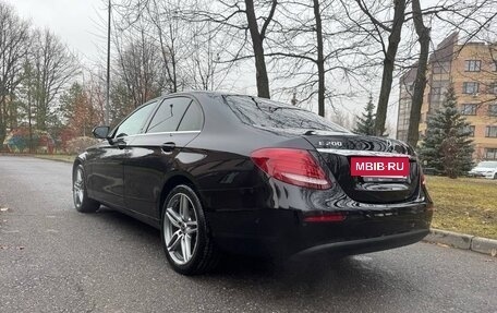 Mercedes-Benz E-Класс, 2018 год, 2 500 000 рублей, 7 фотография