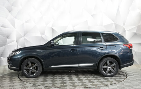 Mitsubishi Outlander III рестайлинг 3, 2018 год, 1 965 000 рублей, 2 фотография