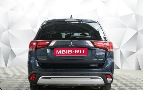 Mitsubishi Outlander III рестайлинг 3, 2018 год, 1 965 000 рублей, 4 фотография
