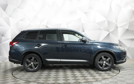 Mitsubishi Outlander III рестайлинг 3, 2018 год, 1 965 000 рублей, 6 фотография