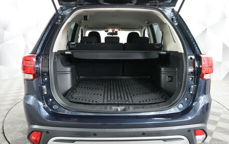 Mitsubishi Outlander III рестайлинг 3, 2018 год, 1 965 000 рублей, 21 фотография