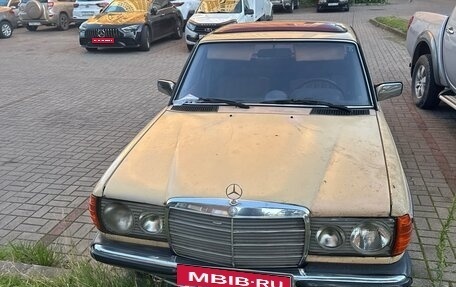 Mercedes-Benz W123, 1982 год, 150 000 рублей, 1 фотография