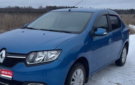 Renault Logan II, 2014 год, 700 000 рублей, 1 фотография