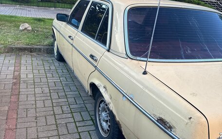 Mercedes-Benz W123, 1982 год, 150 000 рублей, 4 фотография