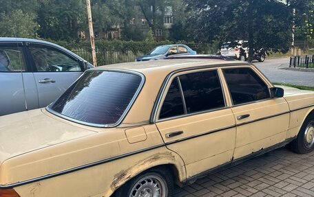 Mercedes-Benz W123, 1982 год, 150 000 рублей, 2 фотография