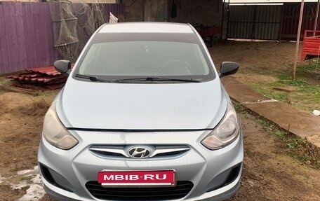 Hyundai Solaris II рестайлинг, 2012 год, 730 000 рублей, 2 фотография