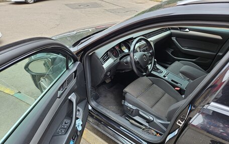 Volkswagen Passat B8 рестайлинг, 2018 год, 2 100 000 рублей, 15 фотография