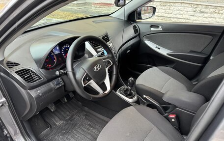 Hyundai Solaris II рестайлинг, 2012 год, 750 000 рублей, 5 фотография