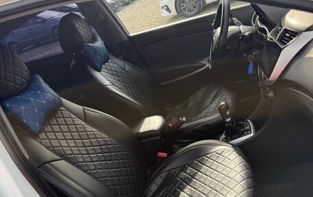 Hyundai Solaris II рестайлинг, 2011 год, 549 000 рублей, 7 фотография