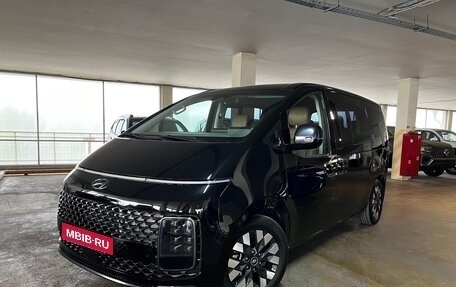 Hyundai Staria, 2021 год, 5 250 000 рублей, 2 фотография