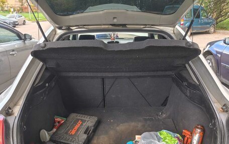 Toyota Avensis III рестайлинг, 2003 год, 500 000 рублей, 7 фотография