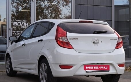 Hyundai Solaris II рестайлинг, 2012 год, 1 100 000 рублей, 5 фотография