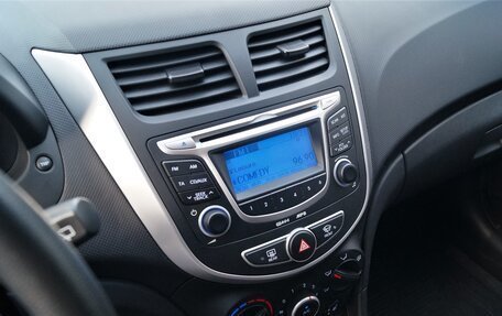 Hyundai Solaris II рестайлинг, 2012 год, 1 100 000 рублей, 22 фотография