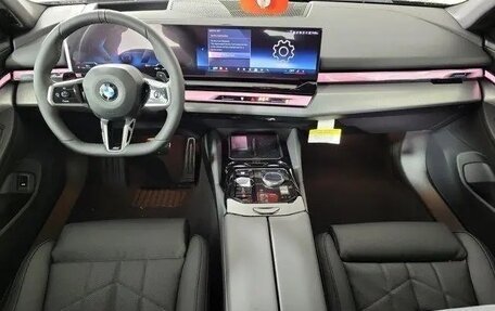 BMW 5 серия, 2025 год, 7 449 000 рублей, 10 фотография