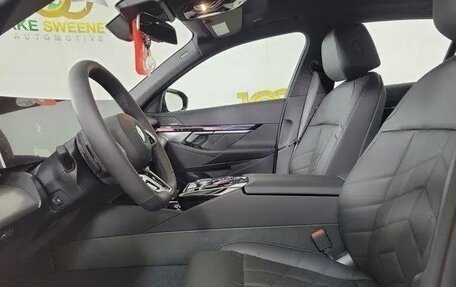 BMW 5 серия, 2025 год, 7 449 000 рублей, 9 фотография