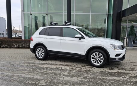 Volkswagen Tiguan II, 2018 год, 2 240 000 рублей, 3 фотография