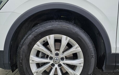 Volkswagen Tiguan II, 2018 год, 2 240 000 рублей, 7 фотография