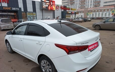 Hyundai Solaris II рестайлинг, 2017 год, 999 000 рублей, 4 фотография