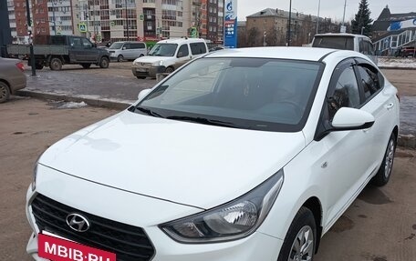 Hyundai Solaris II рестайлинг, 2017 год, 999 000 рублей, 3 фотография
