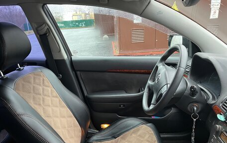 Toyota Avensis III рестайлинг, 2003 год, 425 000 рублей, 12 фотография