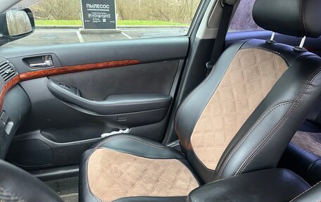 Toyota Avensis III рестайлинг, 2003 год, 425 000 рублей, 13 фотография