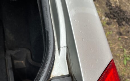 Toyota Avensis III рестайлинг, 2003 год, 425 000 рублей, 14 фотография