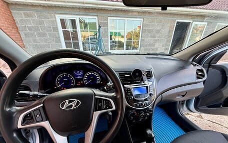 Hyundai Solaris II рестайлинг, 2013 год, 540 000 рублей, 18 фотография