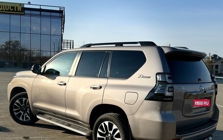 Toyota Land Cruiser Prado 150 рестайлинг 2, 2022 год, 7 150 000 рублей, 4 фотография