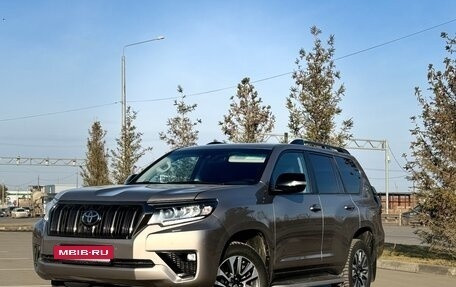 Toyota Land Cruiser Prado 150 рестайлинг 2, 2022 год, 7 150 000 рублей, 3 фотография