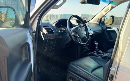 Toyota Land Cruiser Prado 150 рестайлинг 2, 2022 год, 7 150 000 рублей, 13 фотография