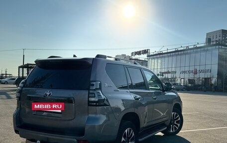 Toyota Land Cruiser Prado 150 рестайлинг 2, 2022 год, 7 150 000 рублей, 8 фотография