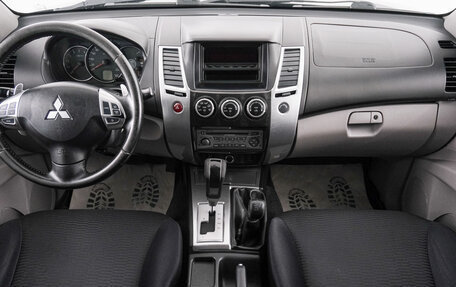 Mitsubishi Pajero Sport II рестайлинг, 2012 год, 1 659 000 рублей, 10 фотография