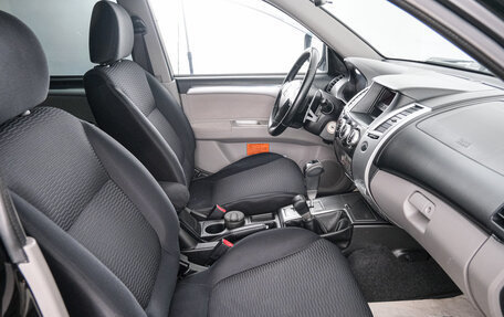 Mitsubishi Pajero Sport II рестайлинг, 2012 год, 1 659 000 рублей, 13 фотография