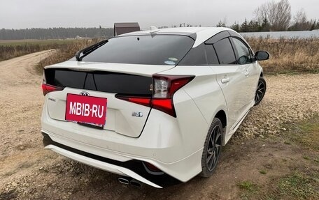 Toyota Prius IV XW50, 2019 год, 2 200 000 рублей, 8 фотография
