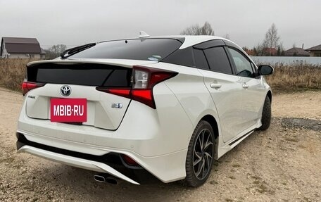 Toyota Prius IV XW50, 2019 год, 2 200 000 рублей, 10 фотография