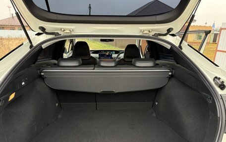 Toyota Prius IV XW50, 2019 год, 2 200 000 рублей, 15 фотография