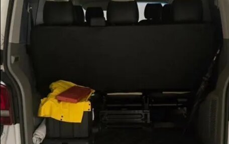 Volkswagen Caravelle T5, 2013 год, 1 900 000 рублей, 8 фотография