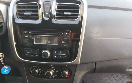 Renault Sandero II рестайлинг, 2014 год, 720 000 рублей, 10 фотография