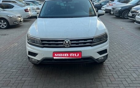 Volkswagen Tiguan II, 2017 год, 2 900 000 рублей, 1 фотография
