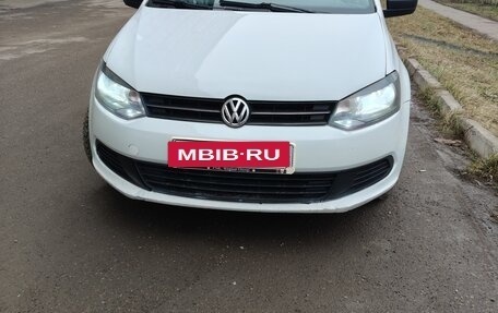 Volkswagen Polo VI (EU Market), 2015 год, 470 000 рублей, 2 фотография