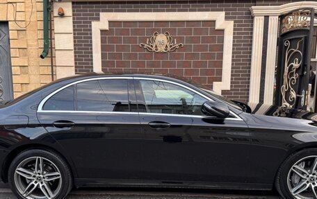 Mercedes-Benz E-Класс, 2018 год, 3 250 000 рублей, 4 фотография