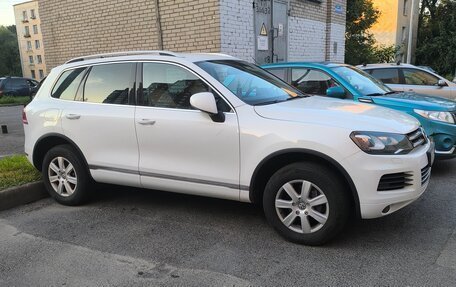 Volkswagen Touareg III, 2012 год, 2 050 000 рублей, 3 фотография