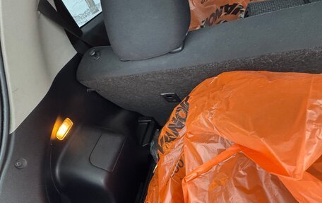 Toyota Vitz, 2011 год, 700 000 рублей, 18 фотография