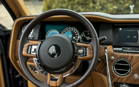 Rolls-Royce Cullinan, 2019 год, 34 000 000 рублей, 3 фотография