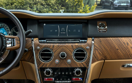 Rolls-Royce Cullinan, 2019 год, 34 000 000 рублей, 5 фотография
