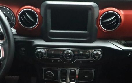 Jeep Wrangler, 2021 год, 5 300 000 рублей, 14 фотография