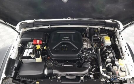 Jeep Wrangler, 2021 год, 5 300 000 рублей, 26 фотография