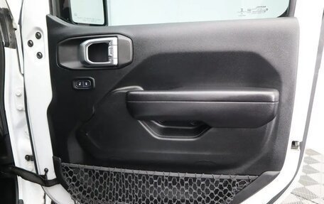 Jeep Wrangler, 2021 год, 5 300 000 рублей, 24 фотография