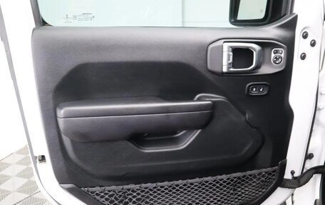 Jeep Wrangler, 2021 год, 5 300 000 рублей, 23 фотография