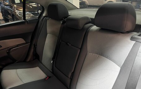 Chevrolet Cruze II, 2010 год, 745 000 рублей, 10 фотография